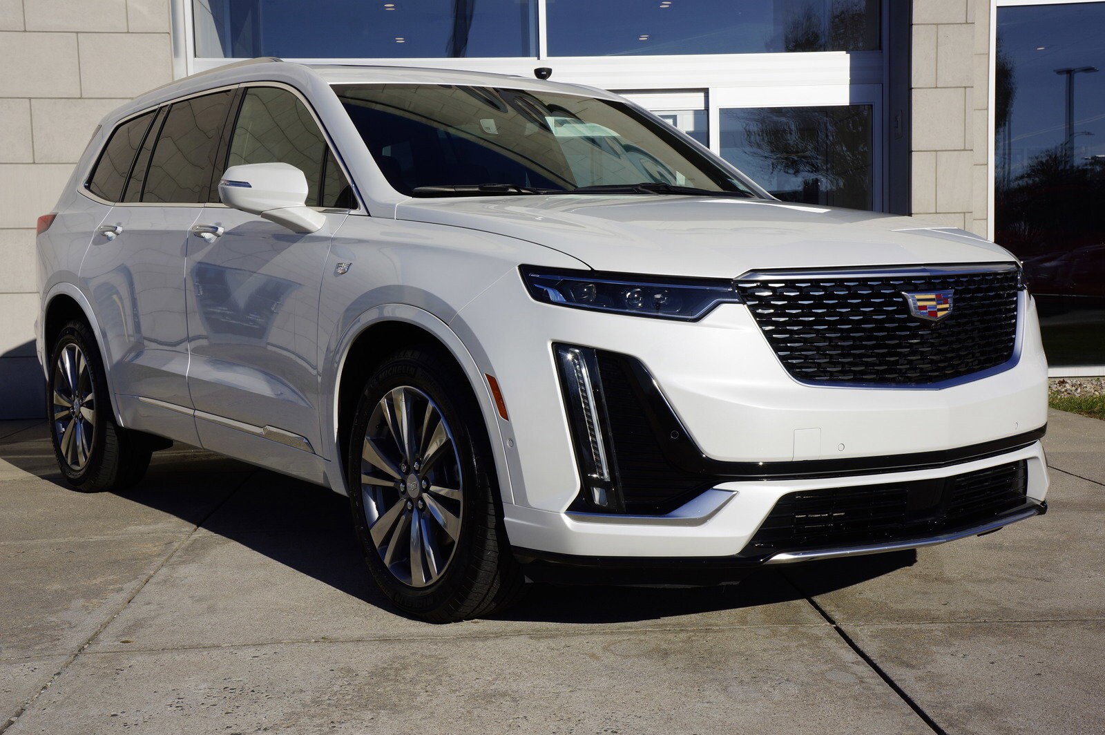 Used 2024 Cadillac XT6 Premium Luxury with VIN 1GYKPDRS6RZ745533 for sale in Hartford, CT