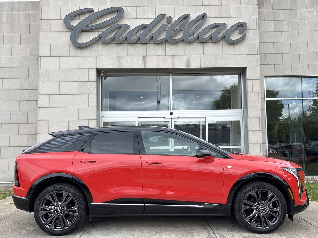 Used 2025 CADILLAC OPTIQ Sport w/1SH SUV
