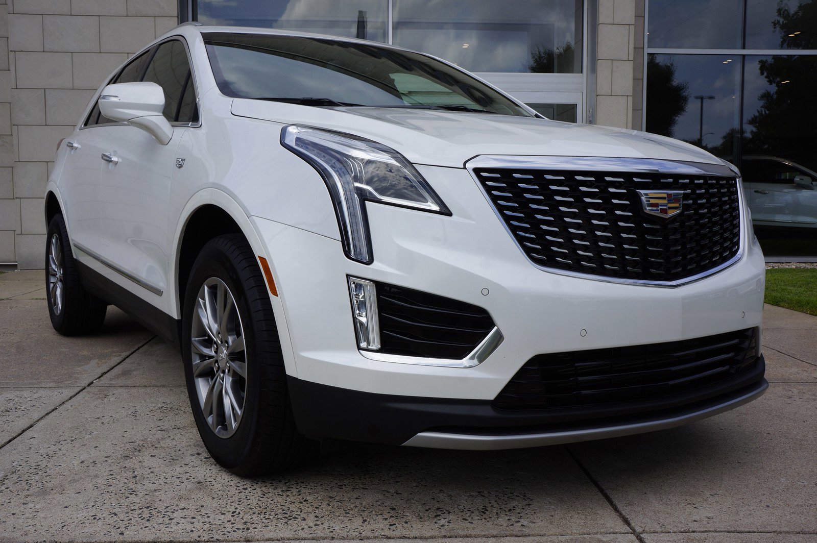 Used 2023 Cadillac XT5 Premium Luxury with VIN 1GYKNDRS6PZ201147 for sale in Hartford, CT