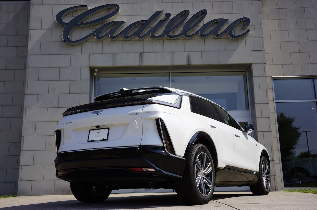Used 2024 CADILLAC LYRIQ Luxury SUV