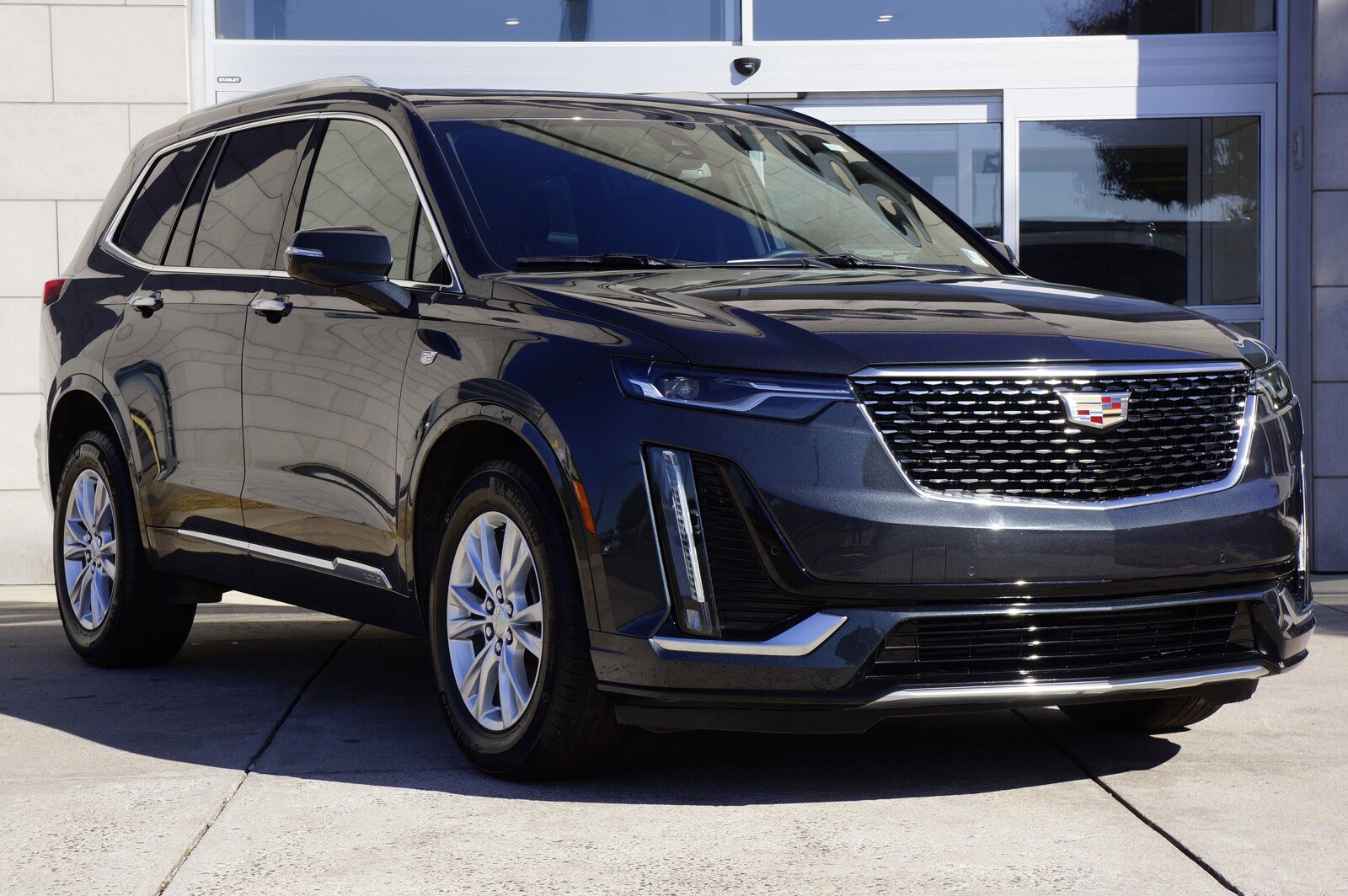 Used 2023 Cadillac XT6 Luxury with VIN 1GYKPBR40PZ174138 for sale in Hartford, CT