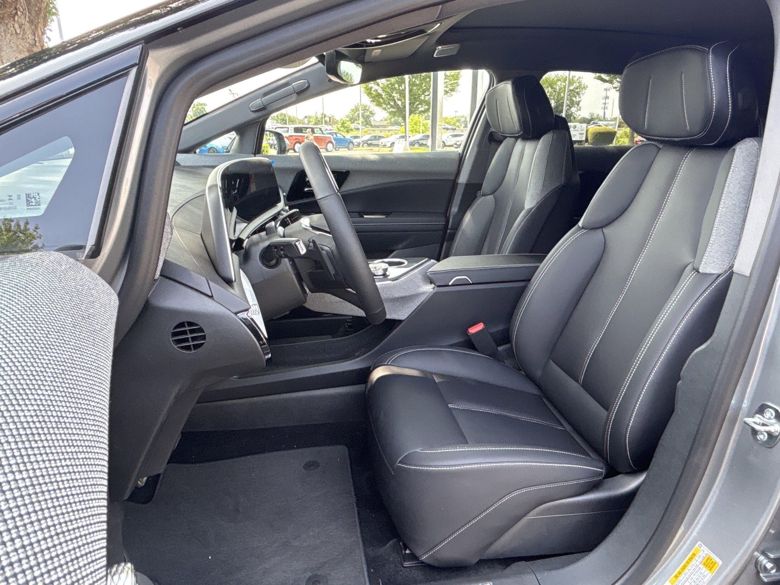 2025 Cadillac OPTIQ Sport 1 - Photo 26