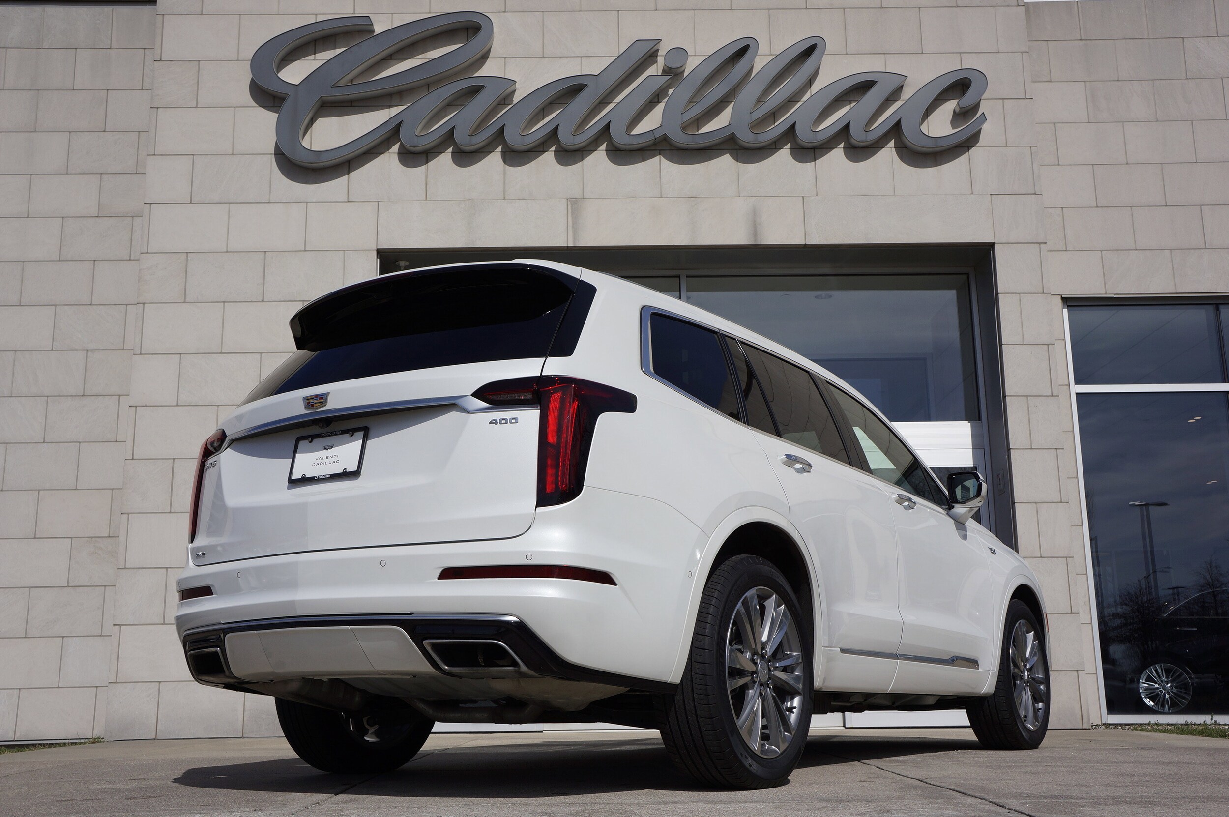 2025 Cadillac XT6 Premium Luxury photo 4