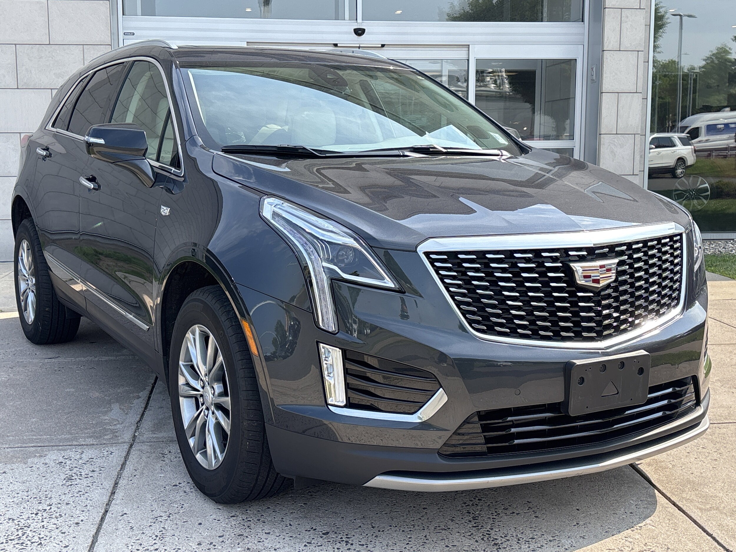 Used 2022 Cadillac XT5 Premium Luxury with VIN 1GYKNDR41NZ181453 for sale in Hartford, CT