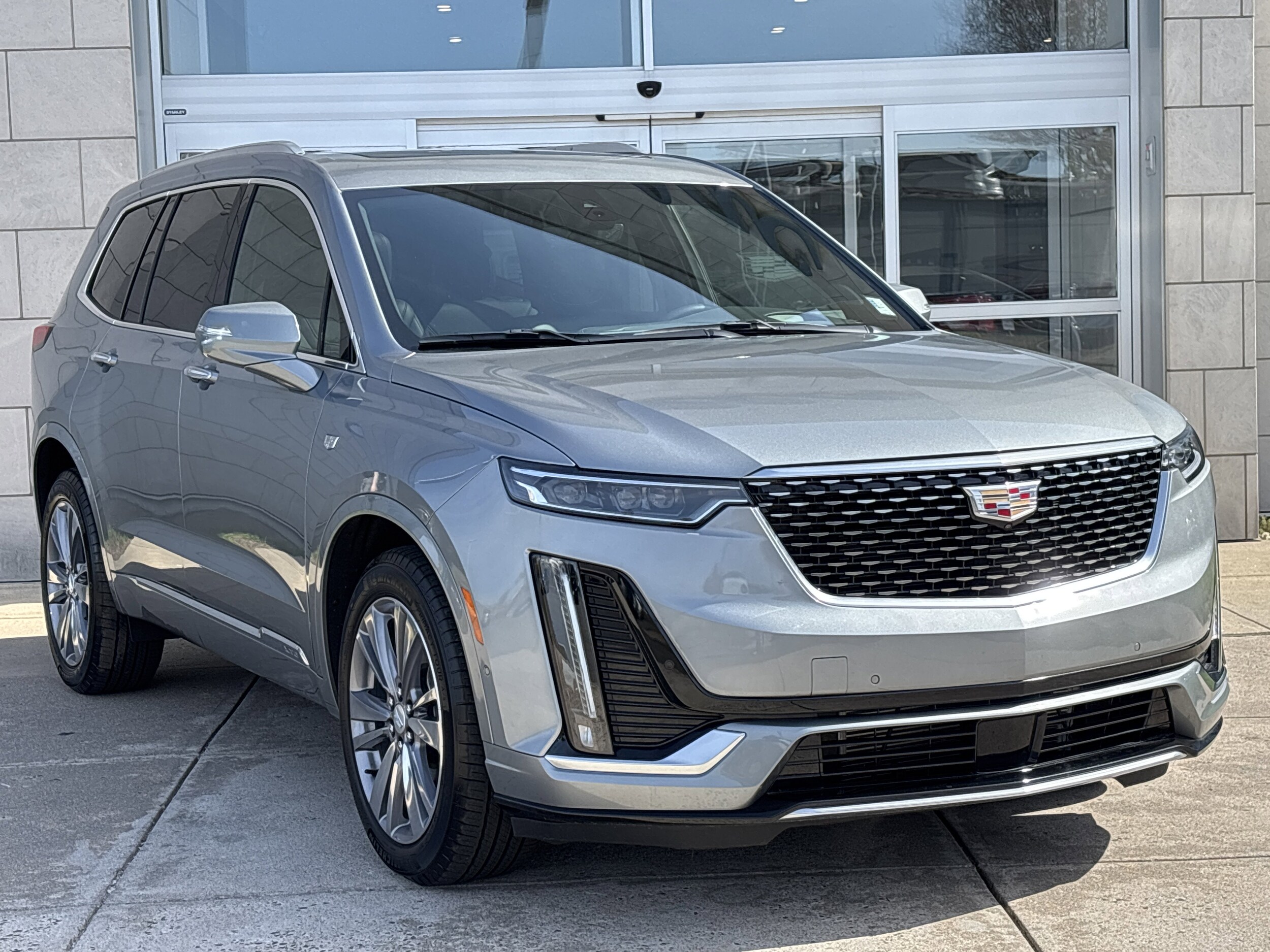 Used 2024 Cadillac XT6 Premium Luxury with VIN 1GYKPFRS3RZ747302 for sale in Hartford, CT
