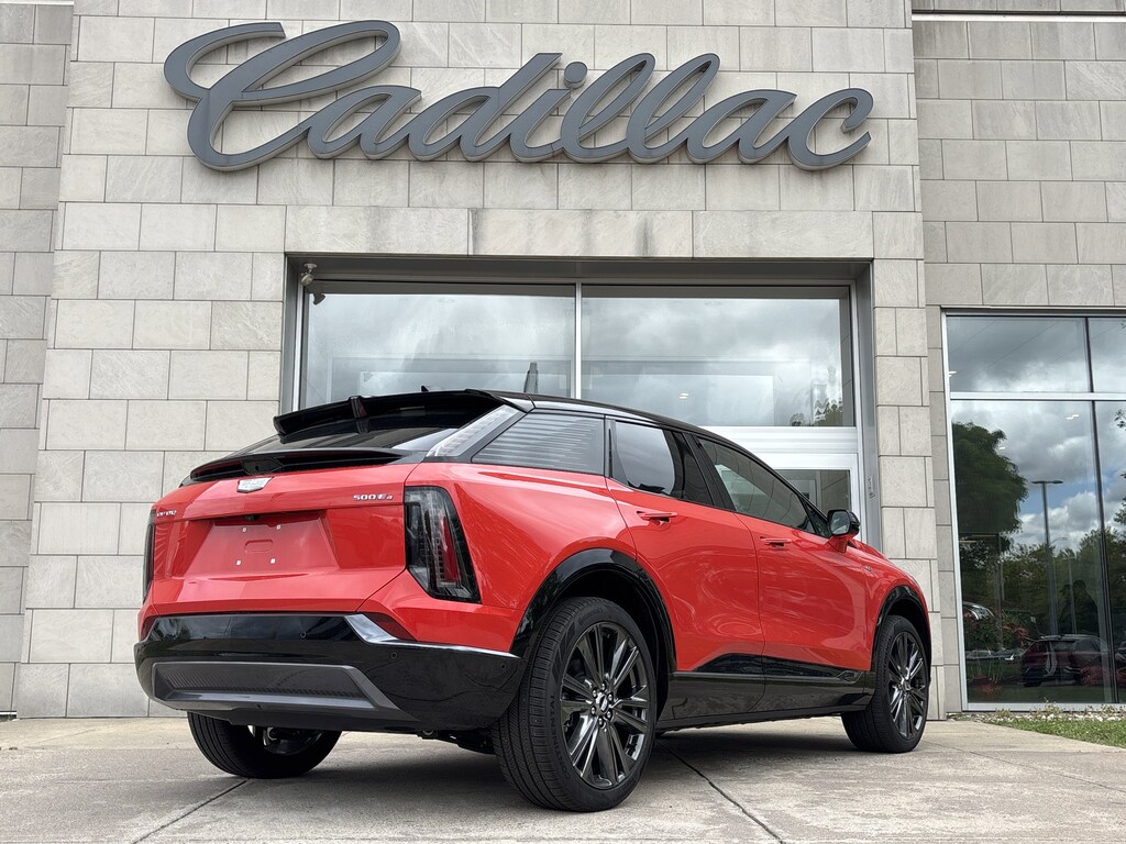 Used 2025 CADILLAC OPTIQ Sport w/1SH SUV