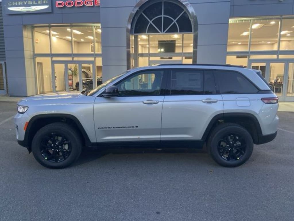 New 2025 Jeep Grand Cherokee Altitude X Sport Utility