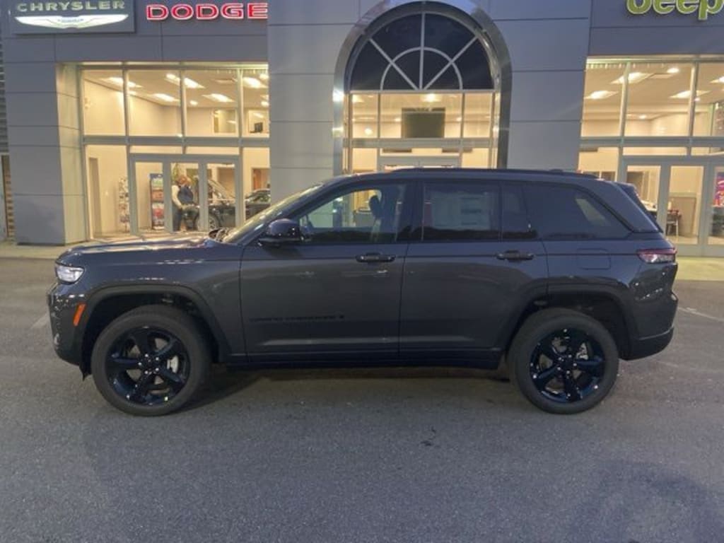 New 2025 Jeep Grand Cherokee Altitude X Sport Utility
