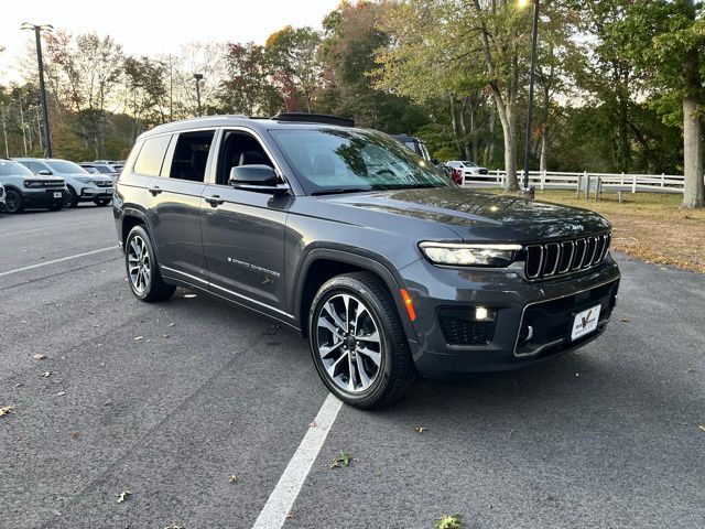 2023 Jeep Grand Cherokee Overland photo 3