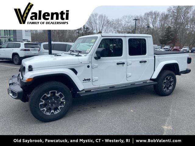 2026 Jeep Gladiator Sahara Auto's photo