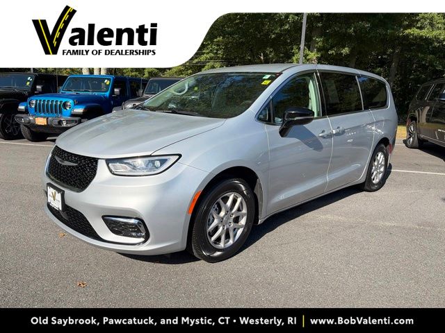 2024 Chrysler Pacifica Van Passenger Van 