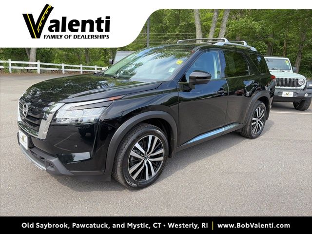 2024 Nissan Pathfinder Platinum 4WD's photo
