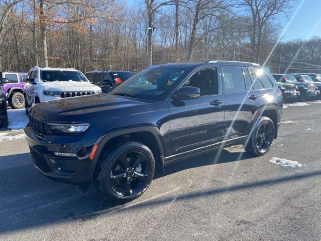 Used 2024 Jeep Grand Cherokee Limited SUV