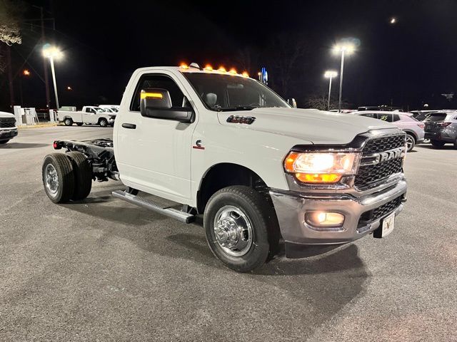 2024 Ram 3500 Tradesman photo 4