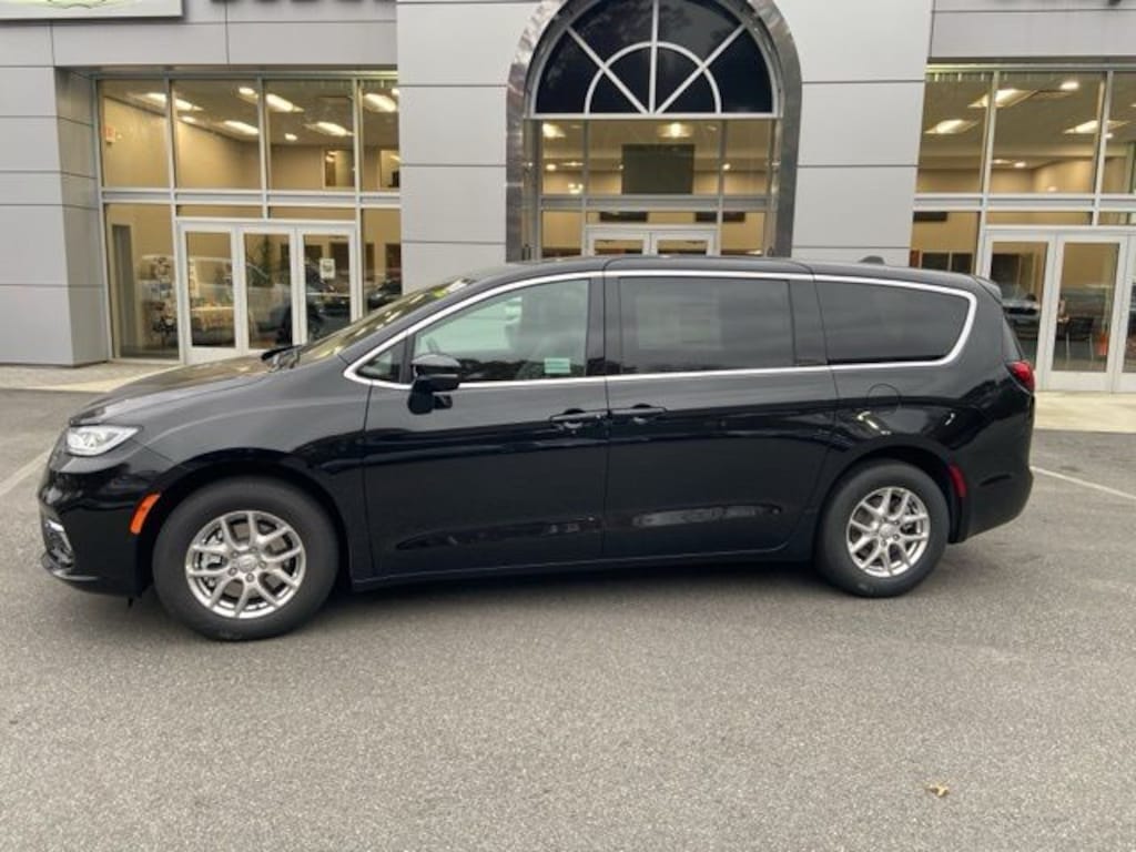 New 2026 Chrysler Pacifica Select Passenger Van
