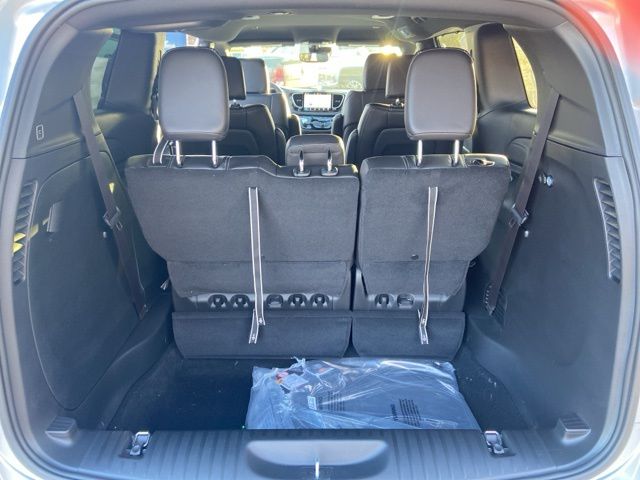 2026 Chrysler Pacifica Select - Photo 13