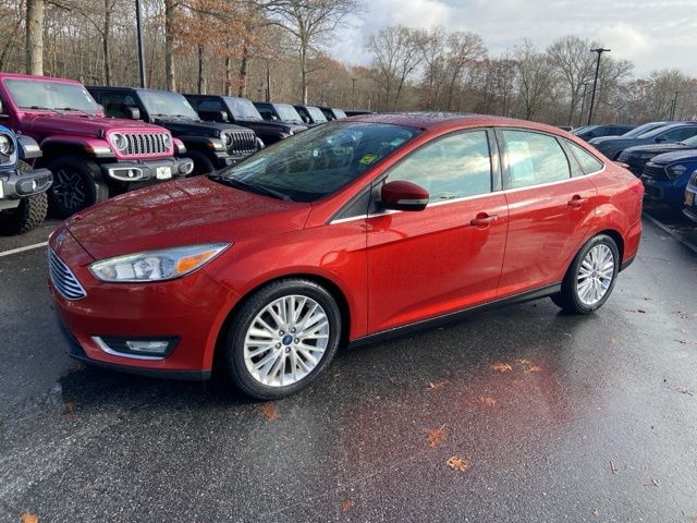 2018 Ford Focus Titanium Sedan photo 2
