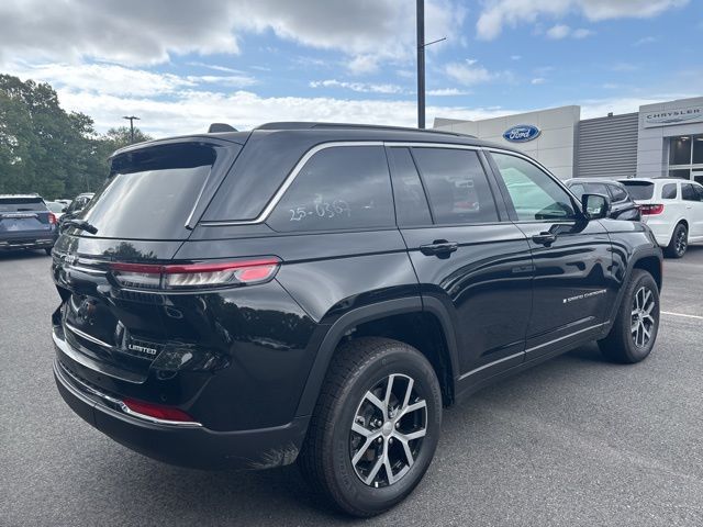 2025 Jeep Grand Cherokee Limited photo 4