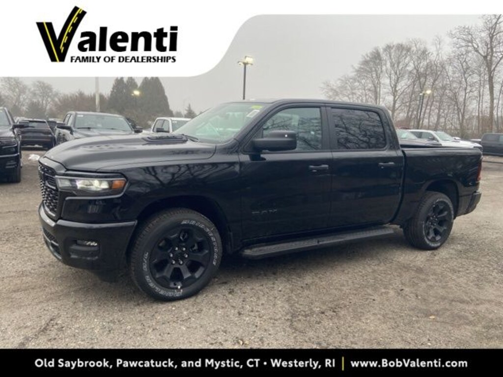 New 2026 Ram 1500 Express Crew Cab 4x4 5'7" Pickup