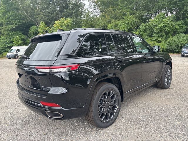 2025 Jeep Grand Cherokee Summit Reserve photo 4