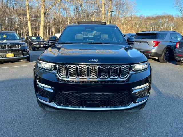 2023 Jeep Grand Cherokee Summit photo 3