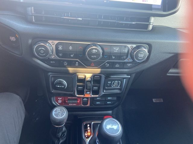 2026 Jeep Wrangler 4-Door Willys - Photo 18