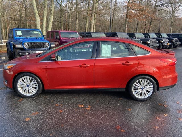 2018 Ford Focus Titanium Sedan photo 3