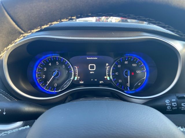 2026 Chrysler Pacifica Select - Photo 17