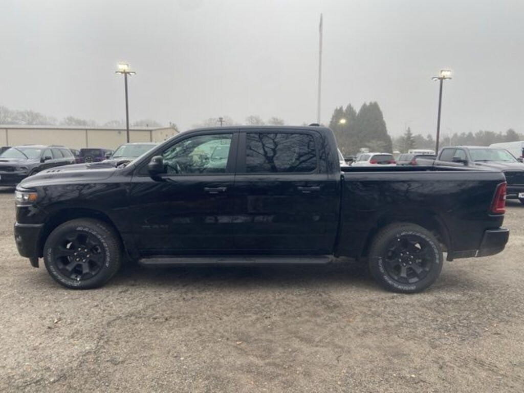 New 2026 Ram 1500 Express Crew Cab 4x4 5'7" Pickup