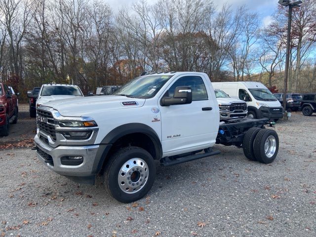 2026 Ram 5500 Tradesman photo 2