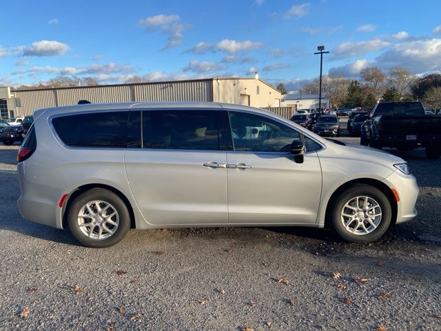 2026 Chrysler Pacifica Select - Photo 6