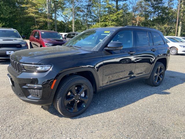 2025 Jeep Grand Cherokee Limited photo 2