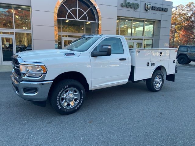 2024 Ram 2500 Tradesman photo 2