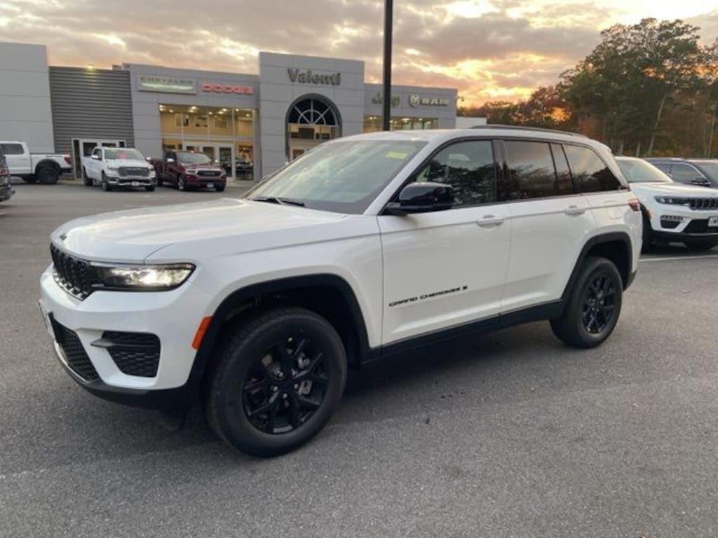New 2025 Jeep Grand Cherokee Altitude X Sport Utility