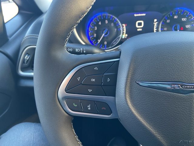 2026 Chrysler Pacifica Select - Photo 15