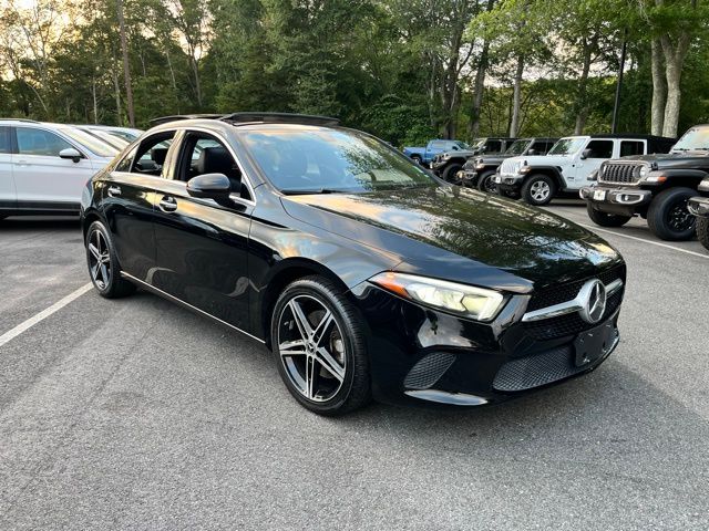 2022 Mercedes Benz A 220 4MATIC photo 4