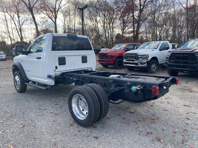 2026 Ram 5500 Tradesman photo 4