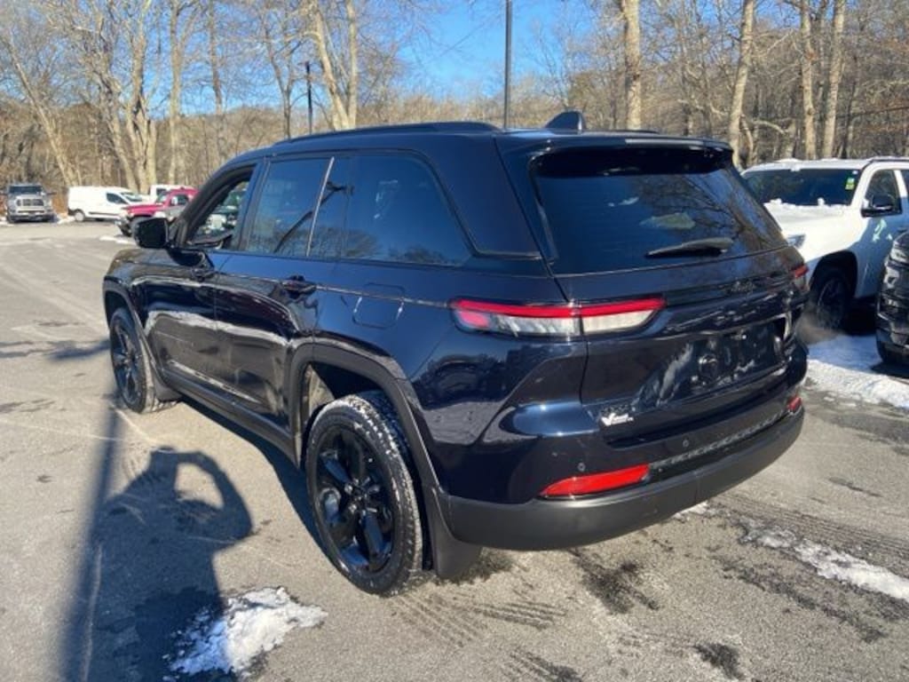 Used 2024 Jeep Grand Cherokee Limited SUV