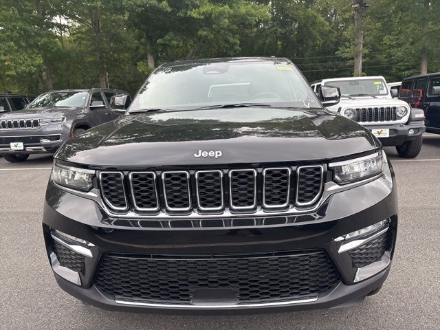 2025 Jeep Grand Cherokee Limited photo 2