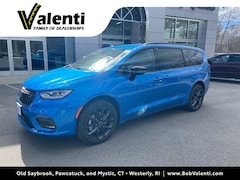 2026 Chrysler Pacifica Select Passenger Van