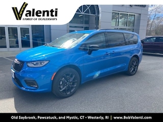2026 Chrysler Pacifica Select Passenger Van