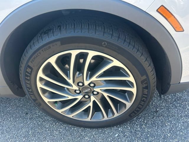 Used 2019 Lincoln Nautilus Reserve with VIN 2LMPJ8LP4KBL16702 for sale in Stonington, CT
