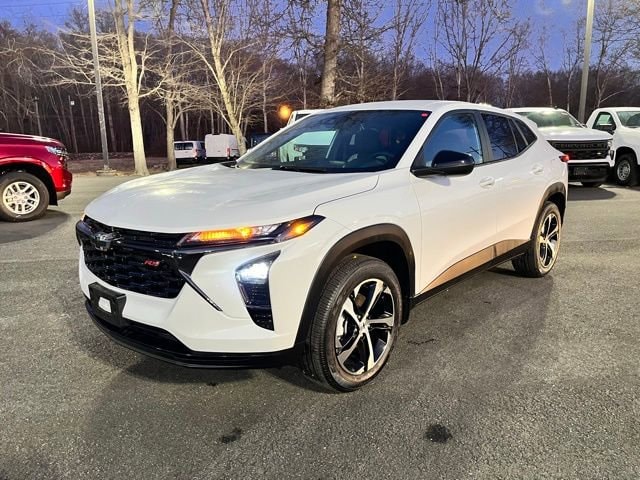 Used 2024 Chevrolet Trax RS with VIN KL77LGE28RC101482 for sale in Mystic, CT