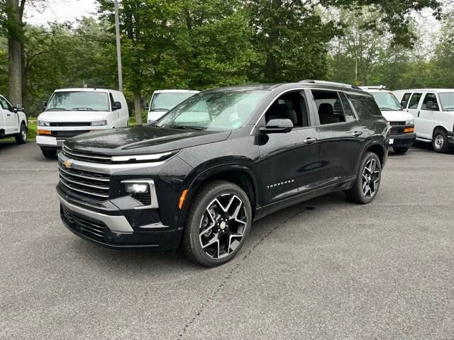 2024 Chevrolet Traverse Premier photo 2