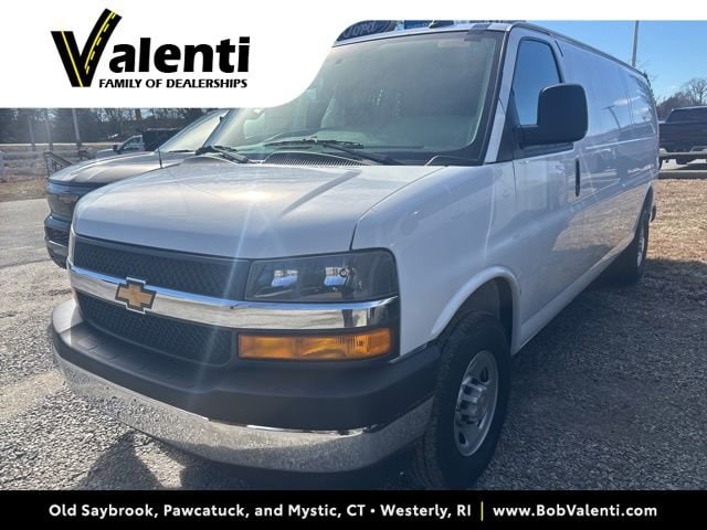 2026 Chevrolet Express 3500 Extended Work Van's photo