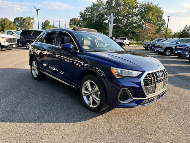2022 Audi Q3 S line Premium photo 3