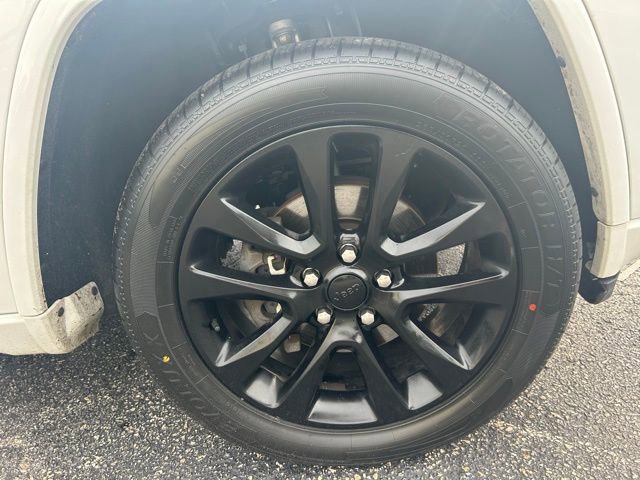 2019 Jeep Grand Cherokee Altitude photo 2