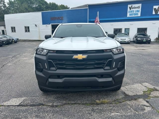 2023 Chevrolet Colorado Work Truck photo 3