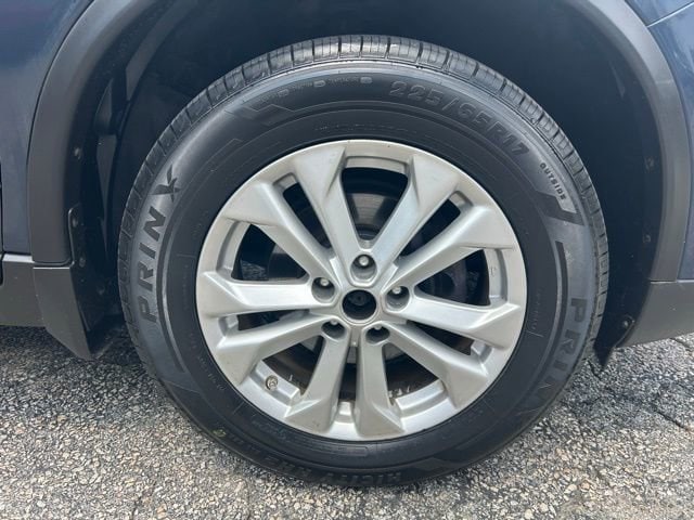 Used 2015 Nissan Rogue SV with VIN 5N1AT2MV3FC874696 for sale in Mystic, CT