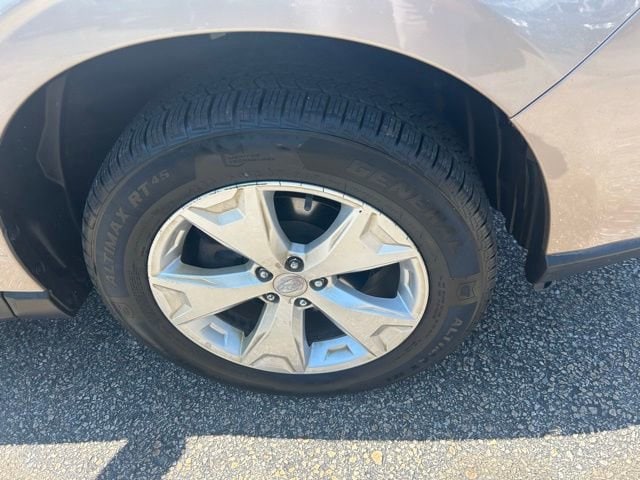 Used 2016 Subaru Forester i with VIN JF2SJABC2GH490098 for sale in Stonington, CT